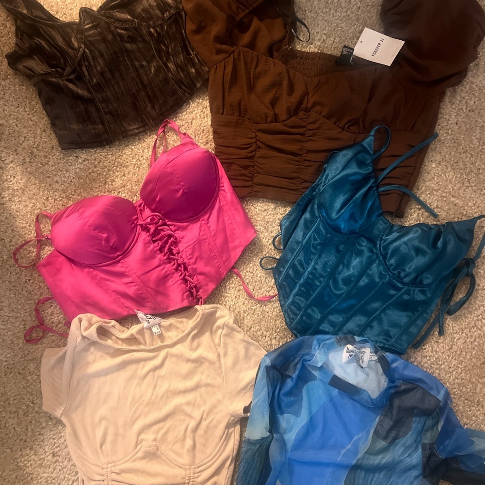Closet Sale! Lmk what you like and I’ll make u a listing of the pieces